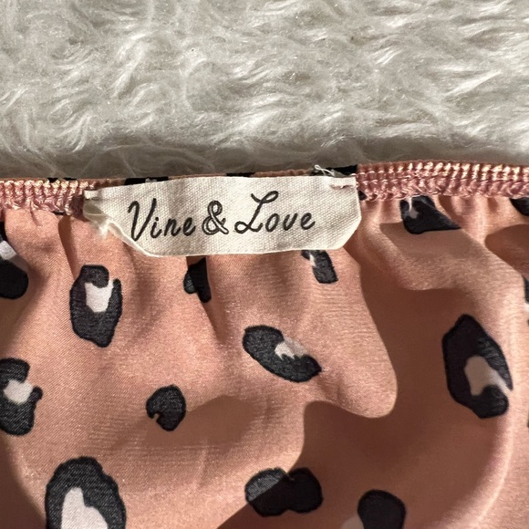 Pink gold Animal print blouse 💛 - Picture 6 of 15